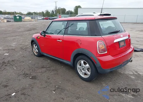2010 Mini Cooper z USA, uszkodzony, nr VIN WMWMF3C57ATZ24134